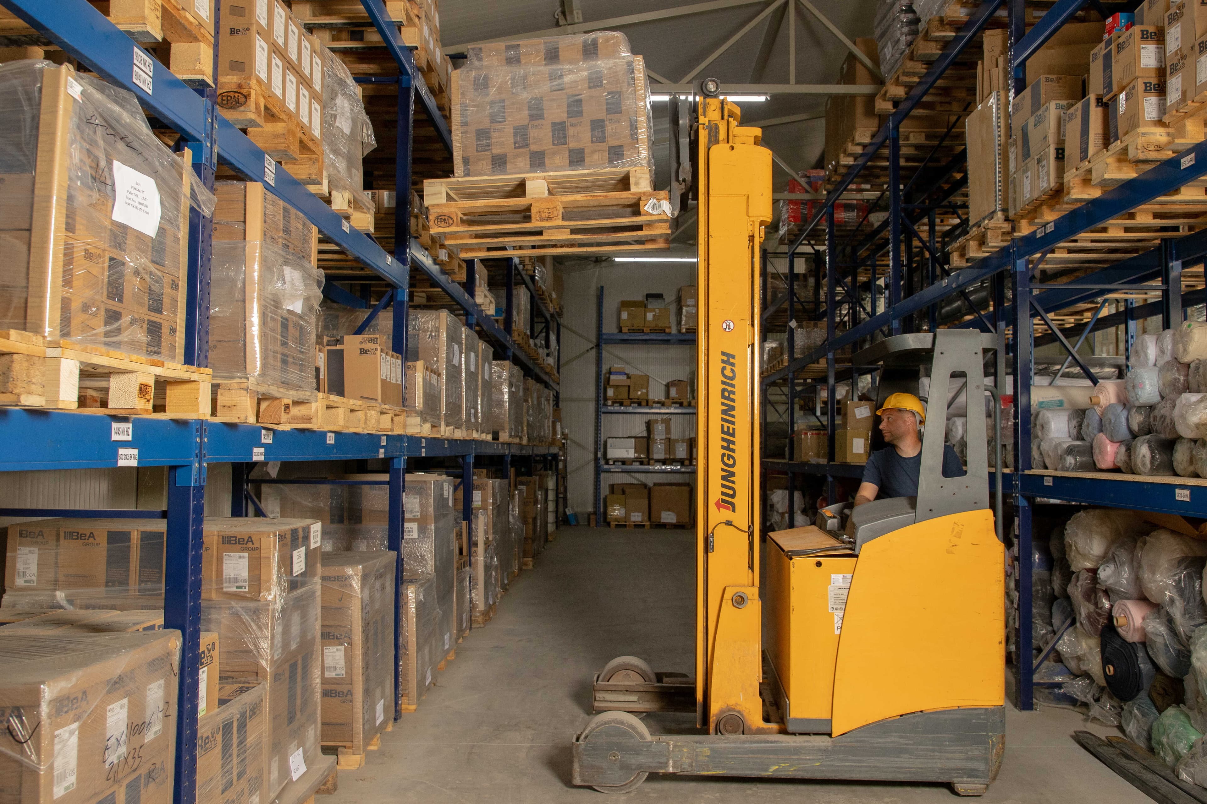 Operational partner for production, textile and distribution. | Jasimpex